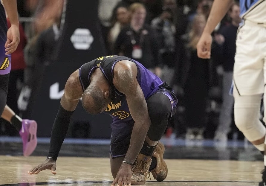 关于爵士队连败三场,防守端成大问题的信息 关于爵士队连败三场,防守端成大问题的信息