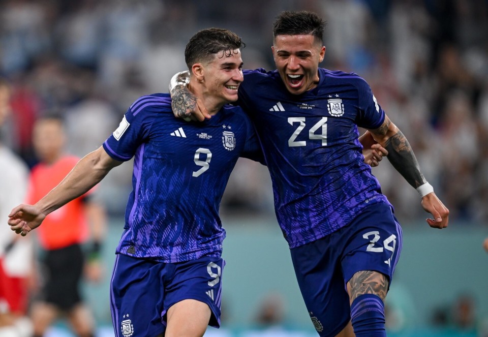 阿根廷完胜塞维利亚，阿尔瓦雷斯高光表现的简单介绍