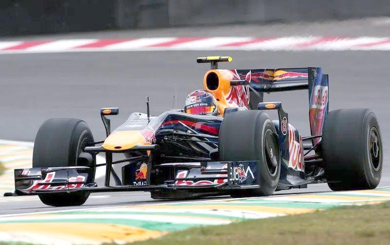 关于雷诺车队绝杀红牛车队，汉密尔顿统治全场的信息